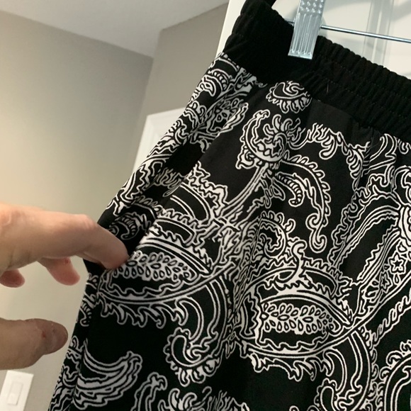 (16) Joseph Ribkoff pants/joggers - Picture 8 of 11